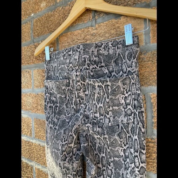 Spanx Slim Built In contoured Power Waistband jegging in snake print XS - Picture 11 of 12